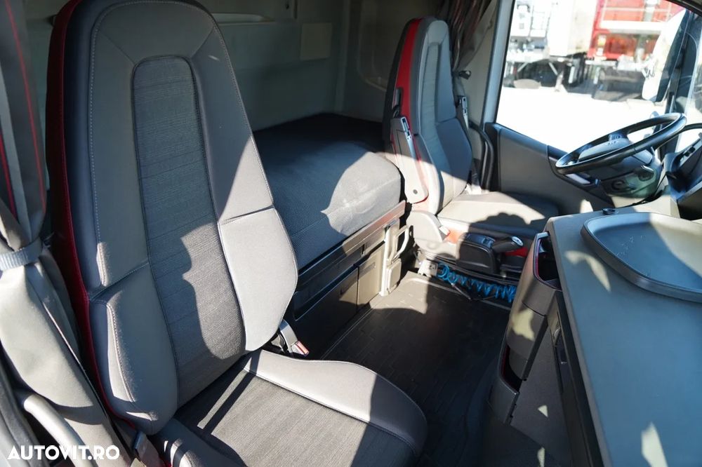 Volvo FH 460 / TRAVEL TANDEM / 120 M3 / AER CONDIȚIONAT PARCARE / AXĂ RIDICATĂ ȘI DE DIRECȚIE / PODEA REZISTENTĂ / + REMORCĂ FRUEHAUF 8,10 M / SAF / - 34