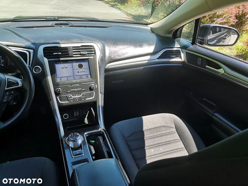 Ford Fusion - 16