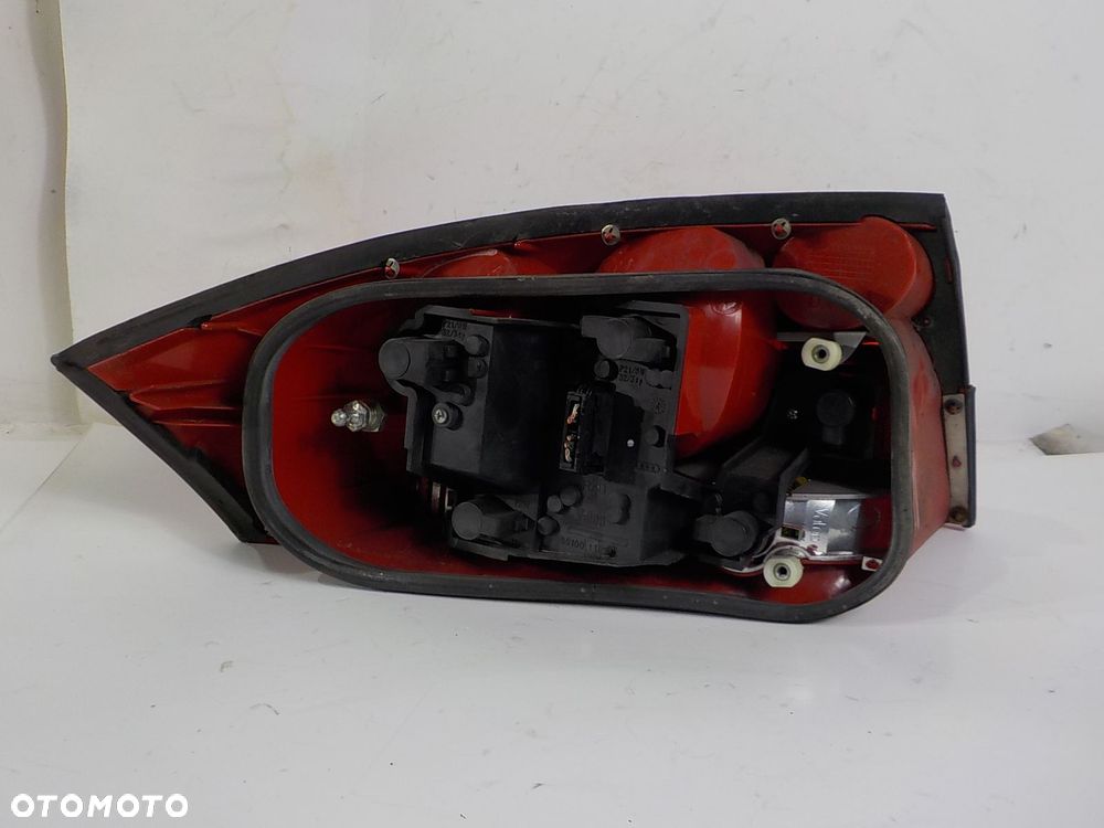 AUDI TT I 8N LAMPA PRAWA TYŁ TYLNA UK - 3