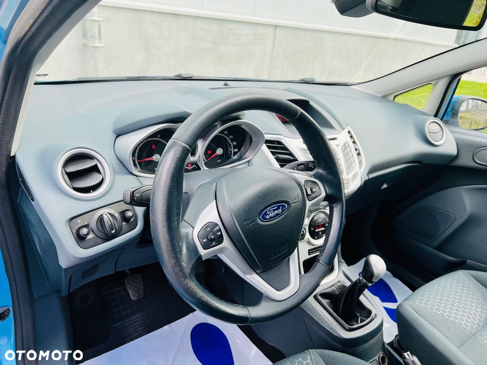 Ford Fiesta 1.25 Champions Edition - 24