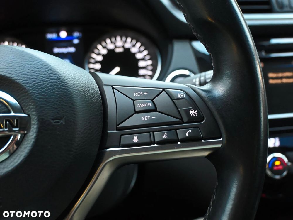 Nissan Qashqai 1.3 DIG-T Tekna - 26