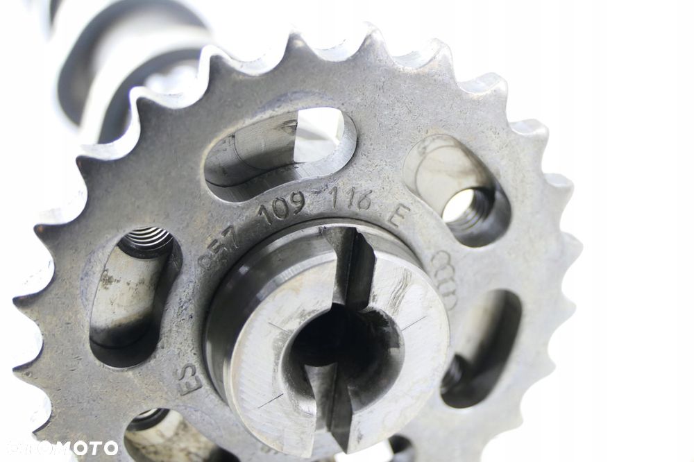 Wałek Rozrządu Ssący Prawy AUDI A6 C5 2.5 TDI - 8