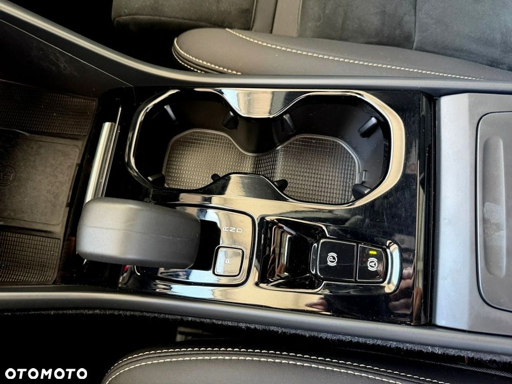 Volvo XC 40 - 32