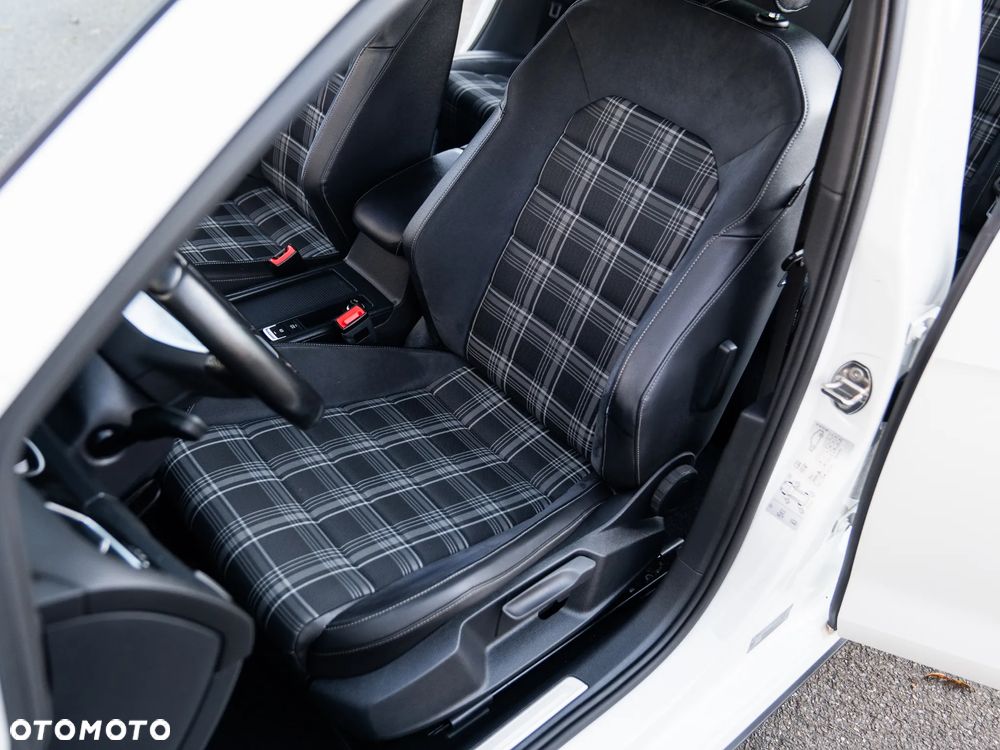 Volkswagen Golf GTD BlueMotion Technology - 27