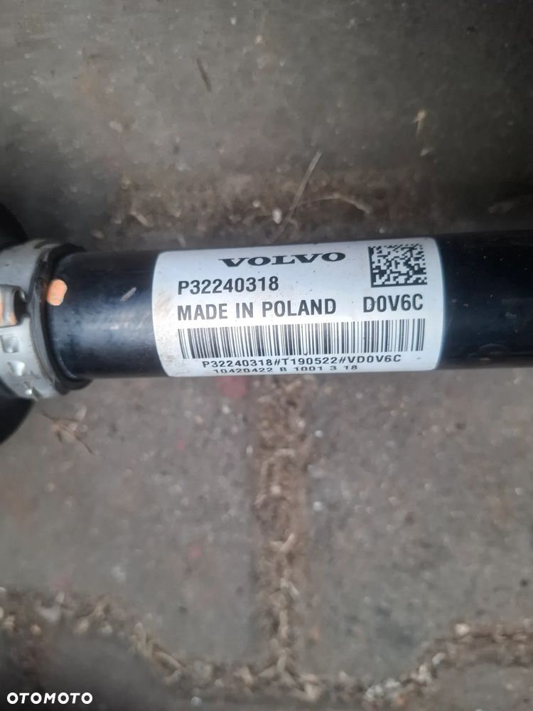 Volvo XC40 Półoś Prawa Przód 32240318 - 2