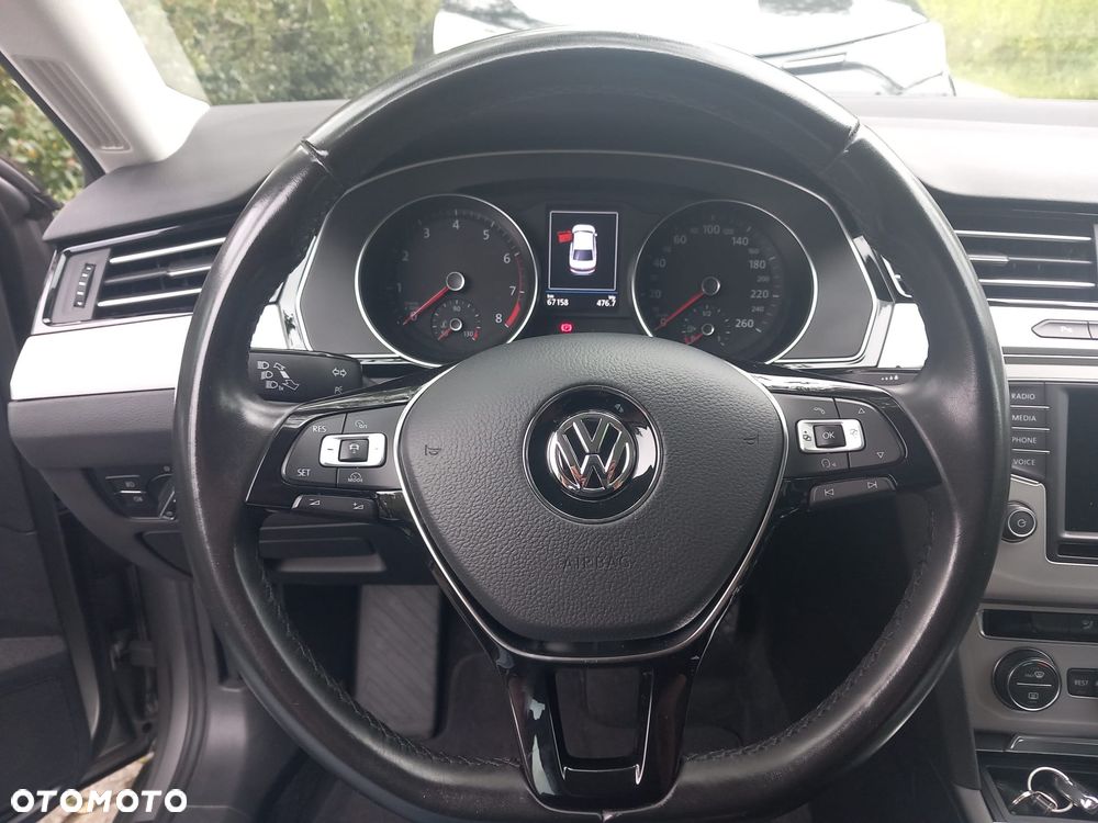 Volkswagen Passat 1.8 TSI BMT Comfortline - 17