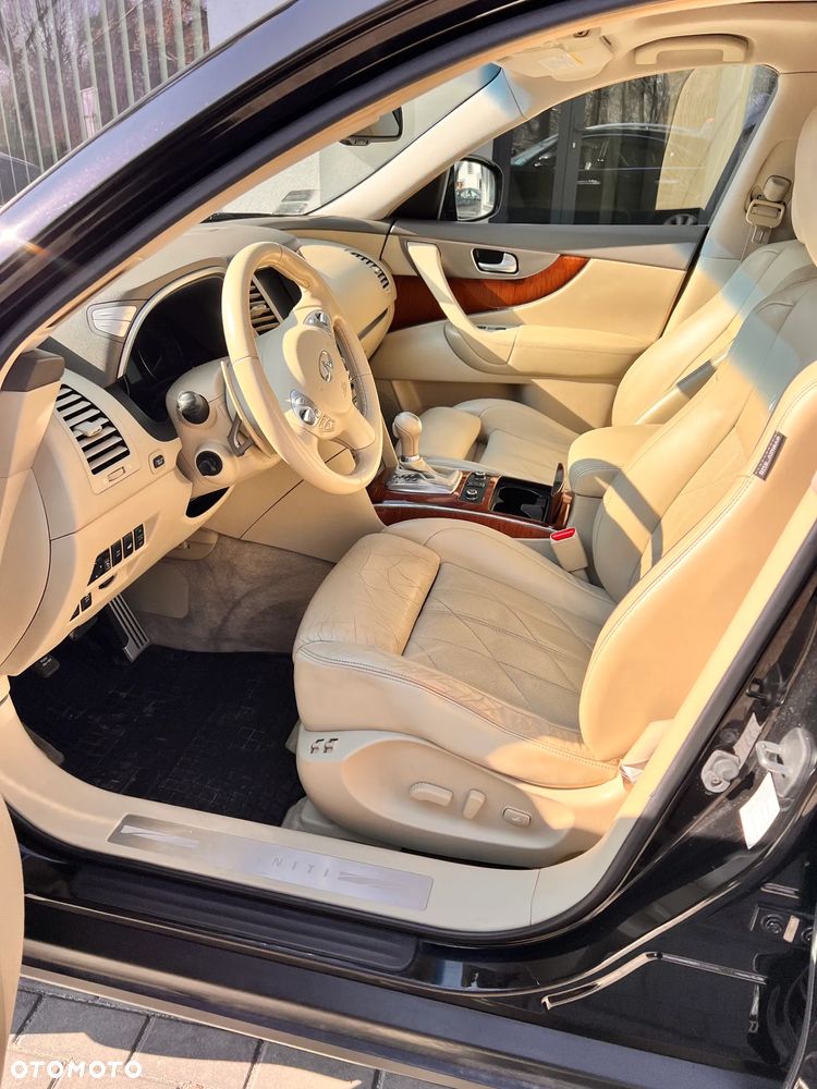 Infiniti QX70 3.0d S Premium - 10