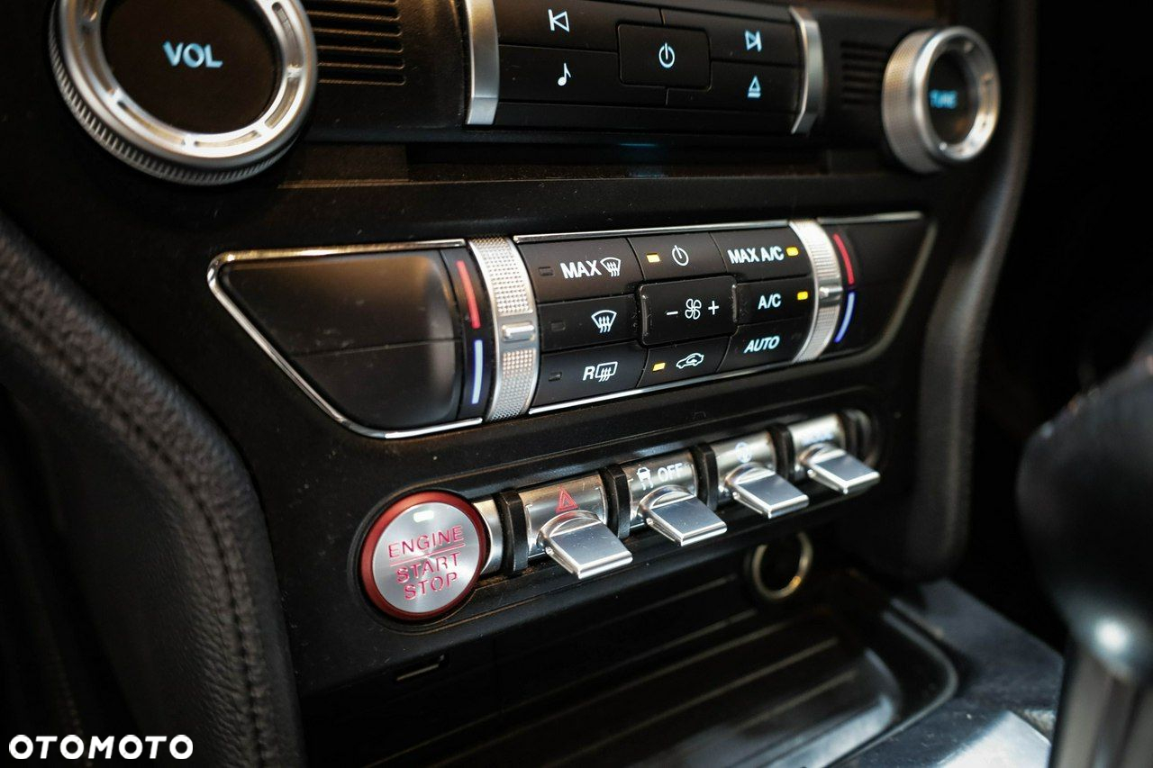 Ford Mustang 5.0 V8 GT - 21