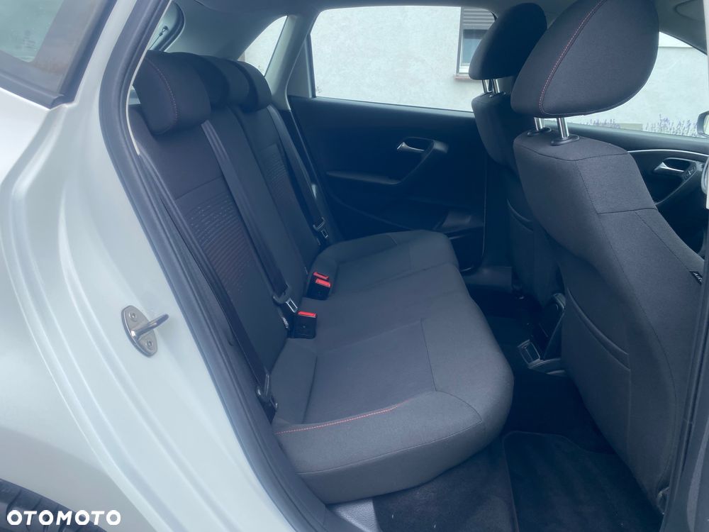 Volkswagen Polo 1.2 TSI Blue Motion Technology MATCH - 9