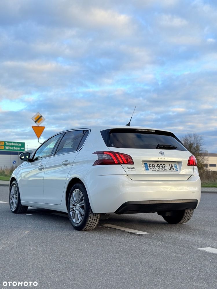 Peugeot 308 1.2 PureTech Allure S&S - 6
