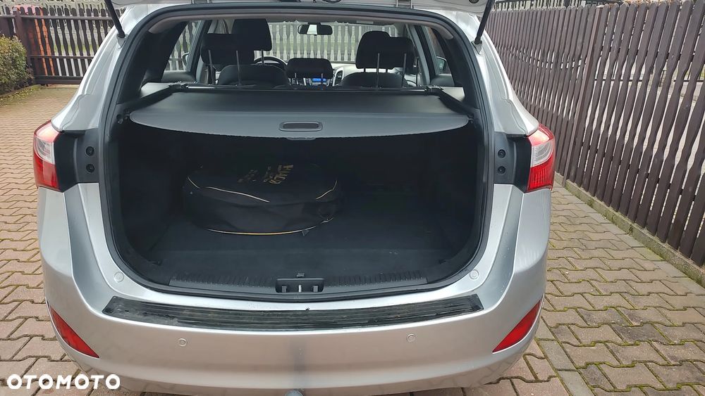 Hyundai i30 1.6 Classic + - 10