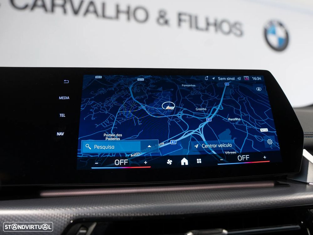 BMW 218 Active Tourer i Pack Desportivo M Auto - 13