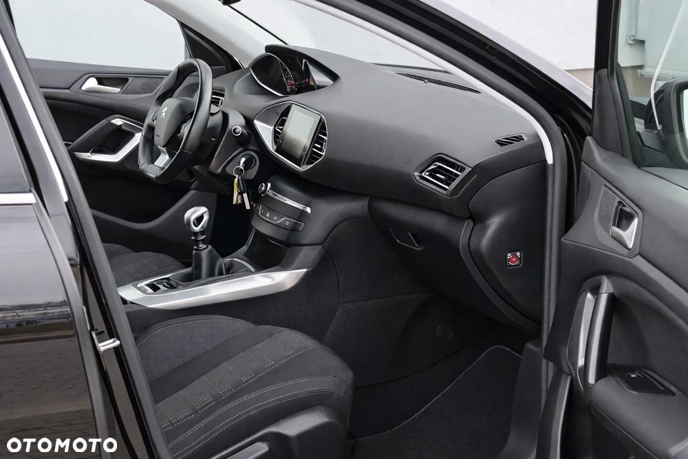 Peugeot 308 1.6 BlueHDi Allure S&S - 10