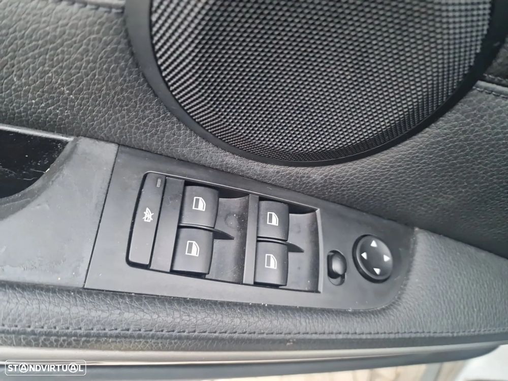 BMW 320 dA Exclusive - 10