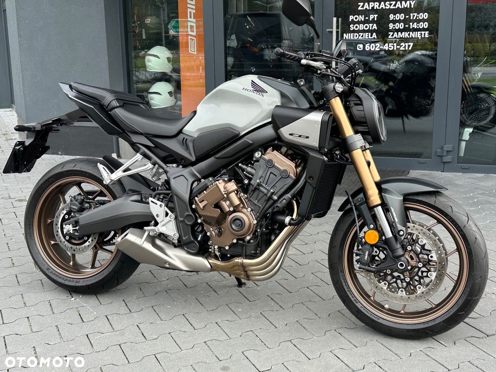Honda CB - 1