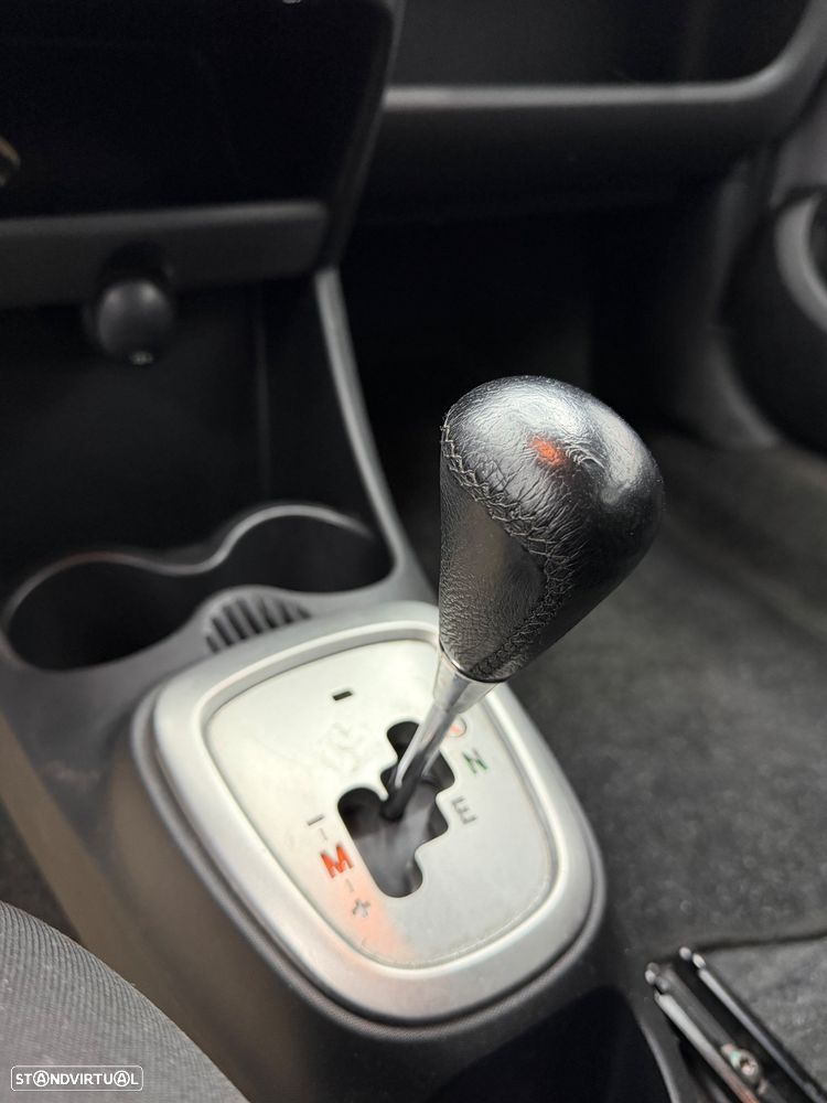 Peugeot 107 1.0 Trendy 2 Tronic - 10