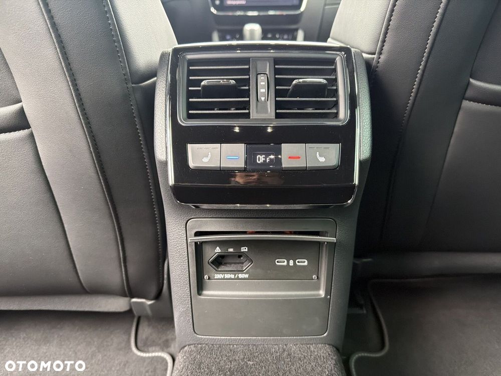 Skoda Superb 2.0 TDI SCR L&K DSG - 37