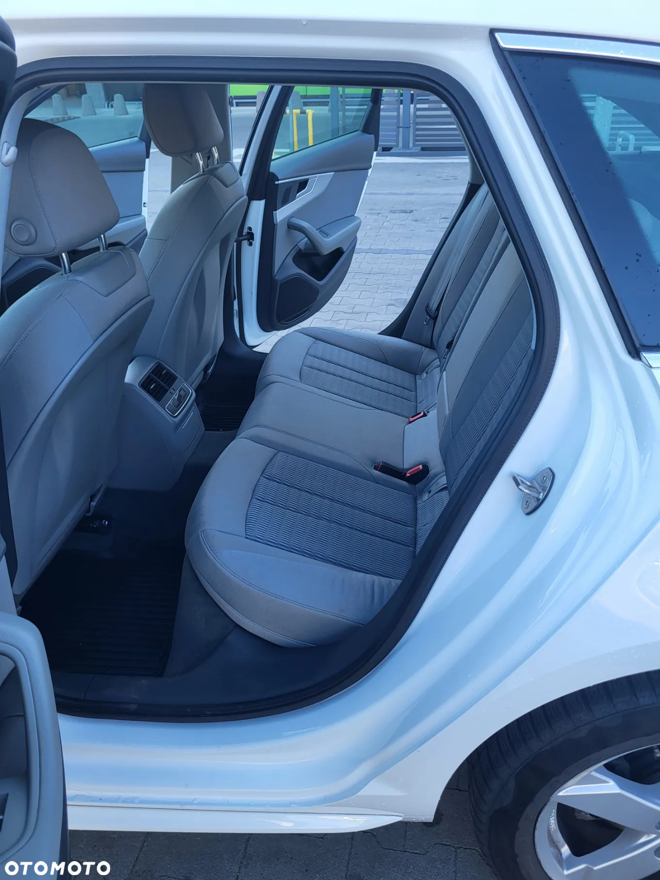 Audi A4 Avant 2.0 TDI DPF clean diesel quattro Attraction - 10