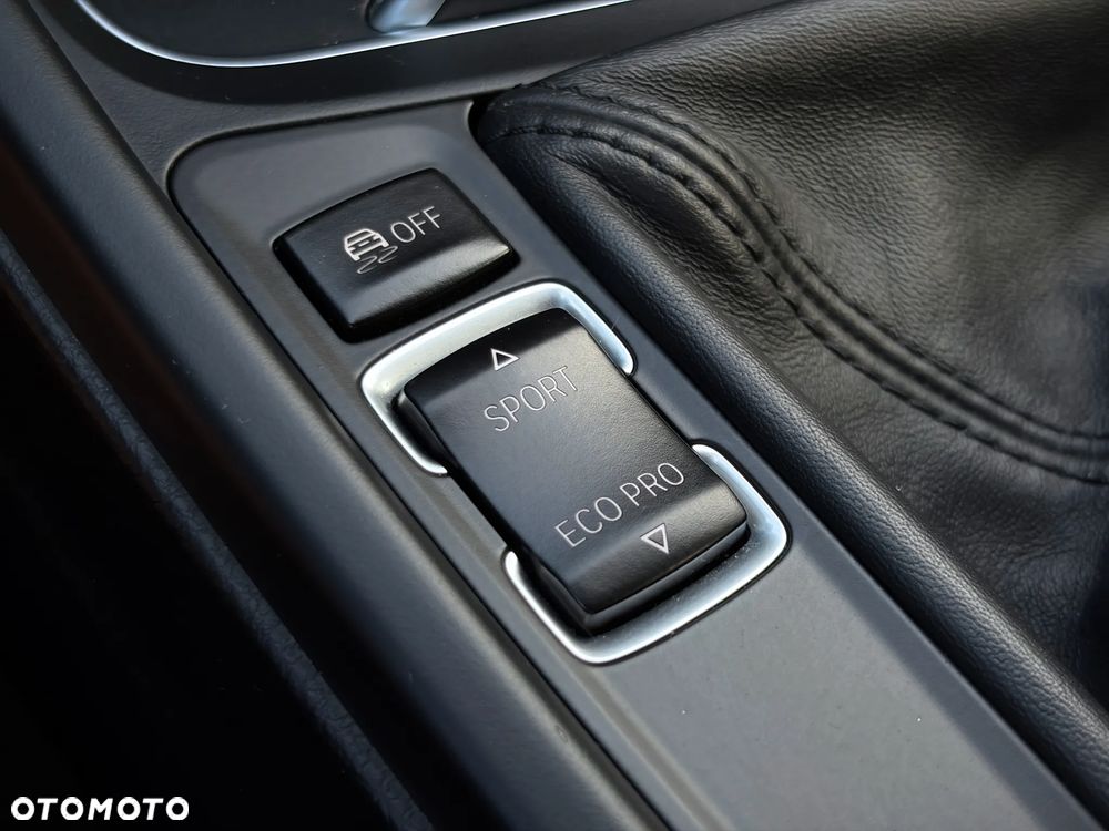 BMW Seria 3 318d M Sport - 37