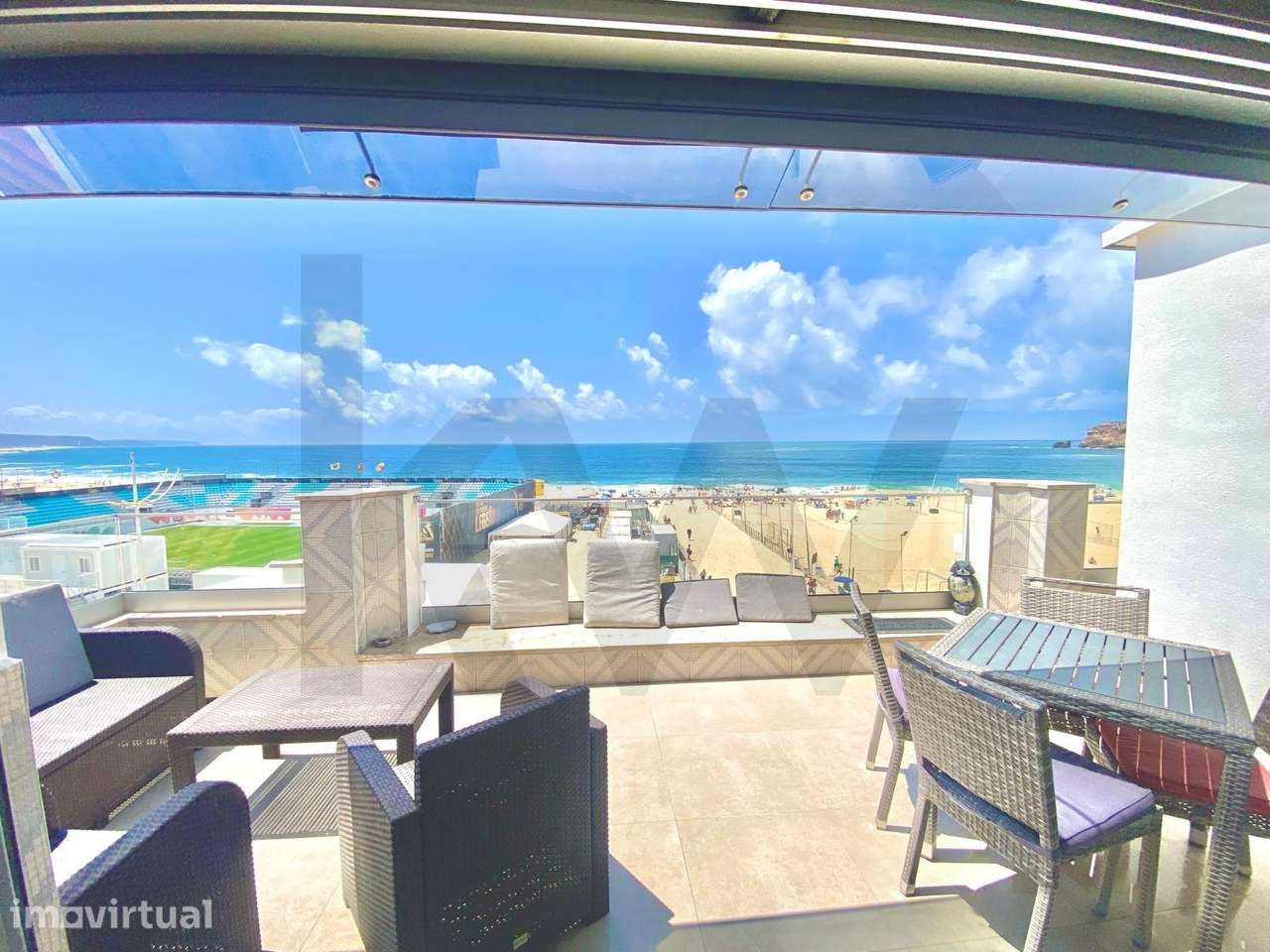 Nazaré  T2 de Luxo com Vista Infinita e Faturação Superior a 70.000€/A - Grande imagem: 4/31