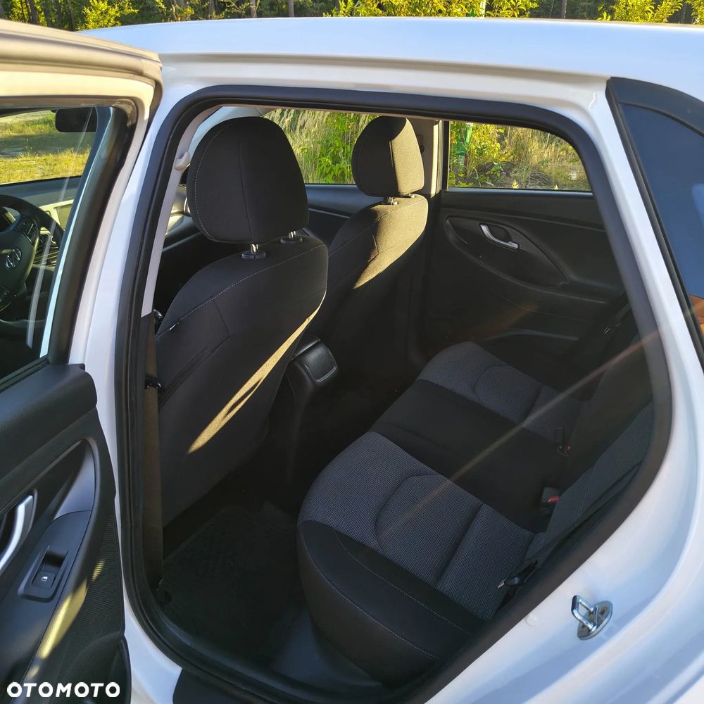 Hyundai i30 1.4 Classic + - 9