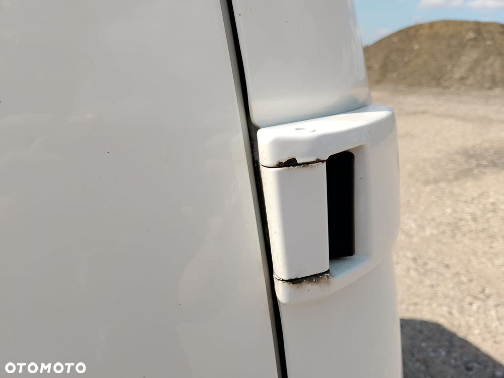 Volkswagen Transporter - 16