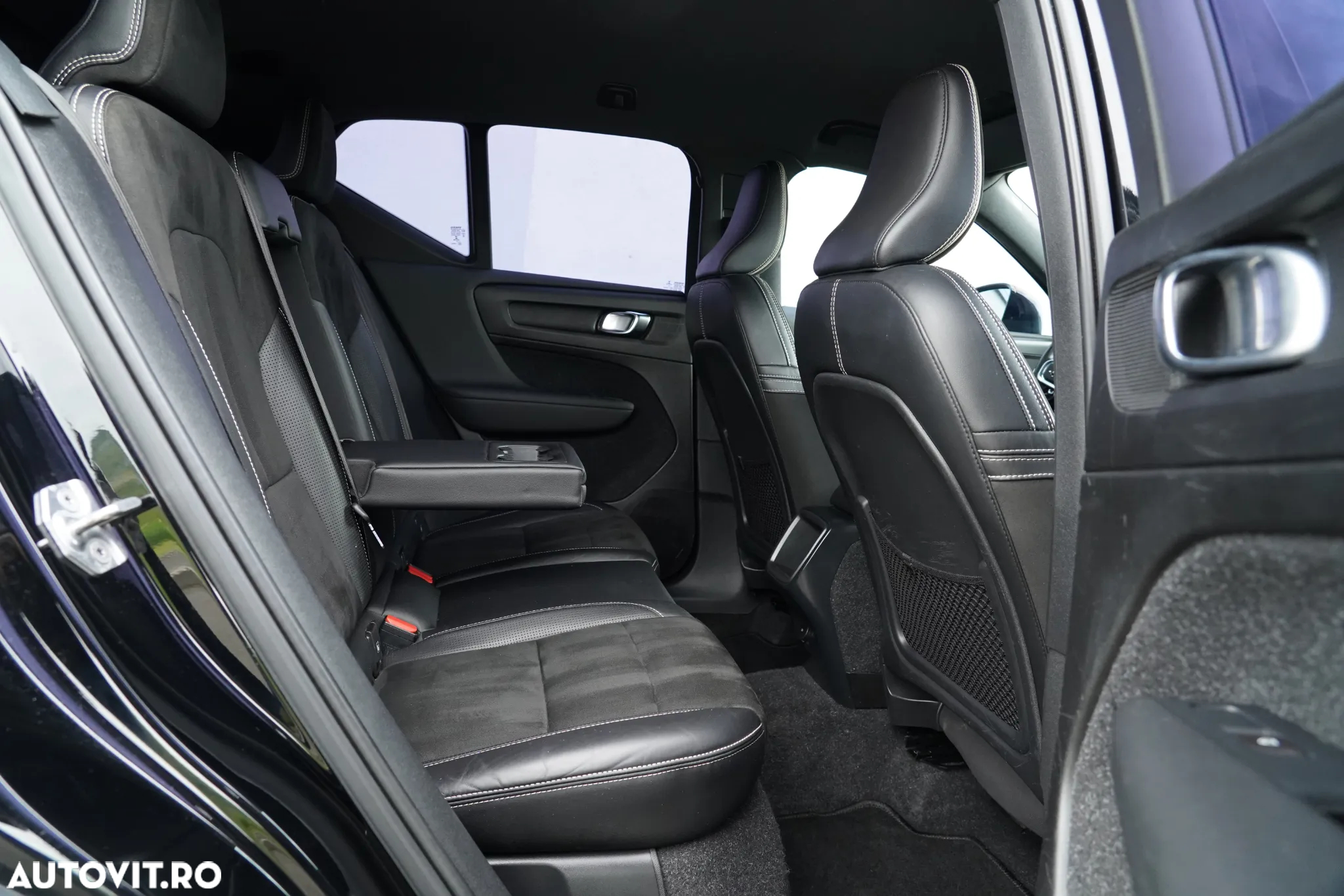 Volvo XC 40 D4 AWD Geartronic R-Design - 17