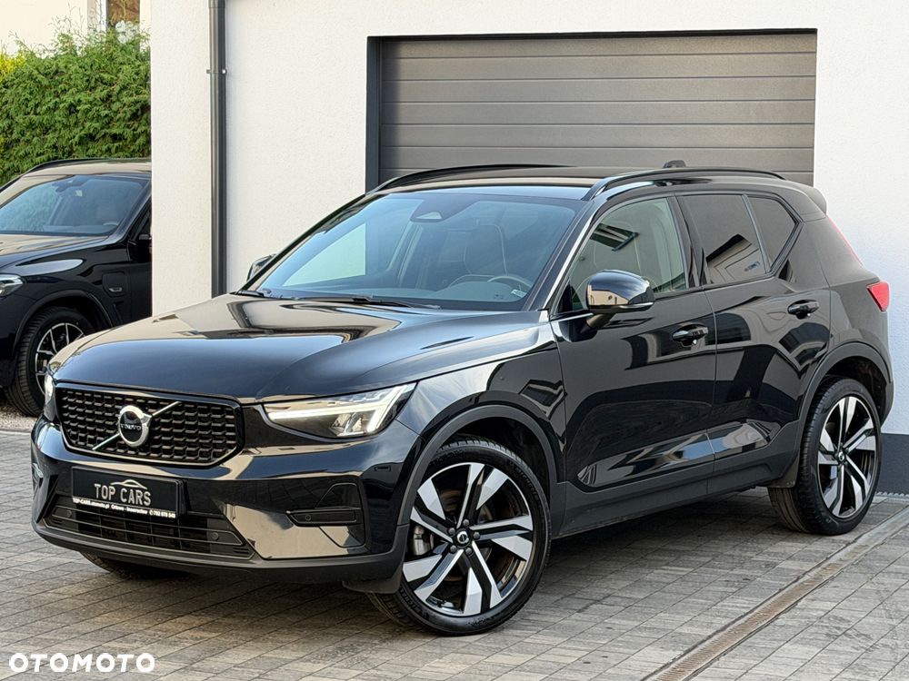 Volvo XC 40 B3 B DKG Ultra Black Edition - 34