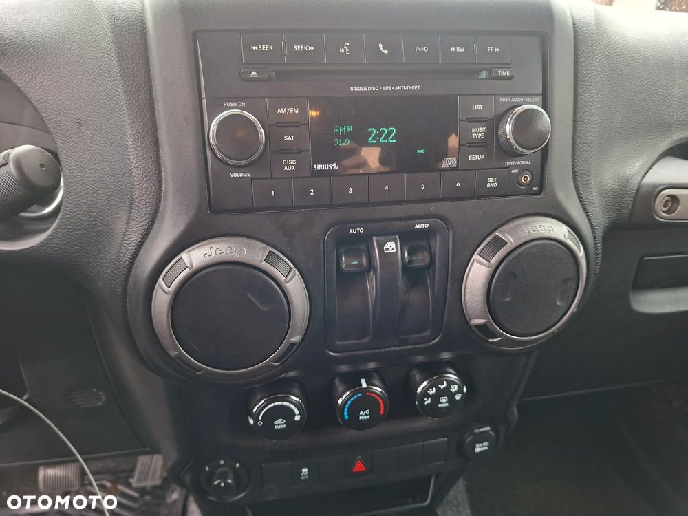 Jeep Wrangler - 10