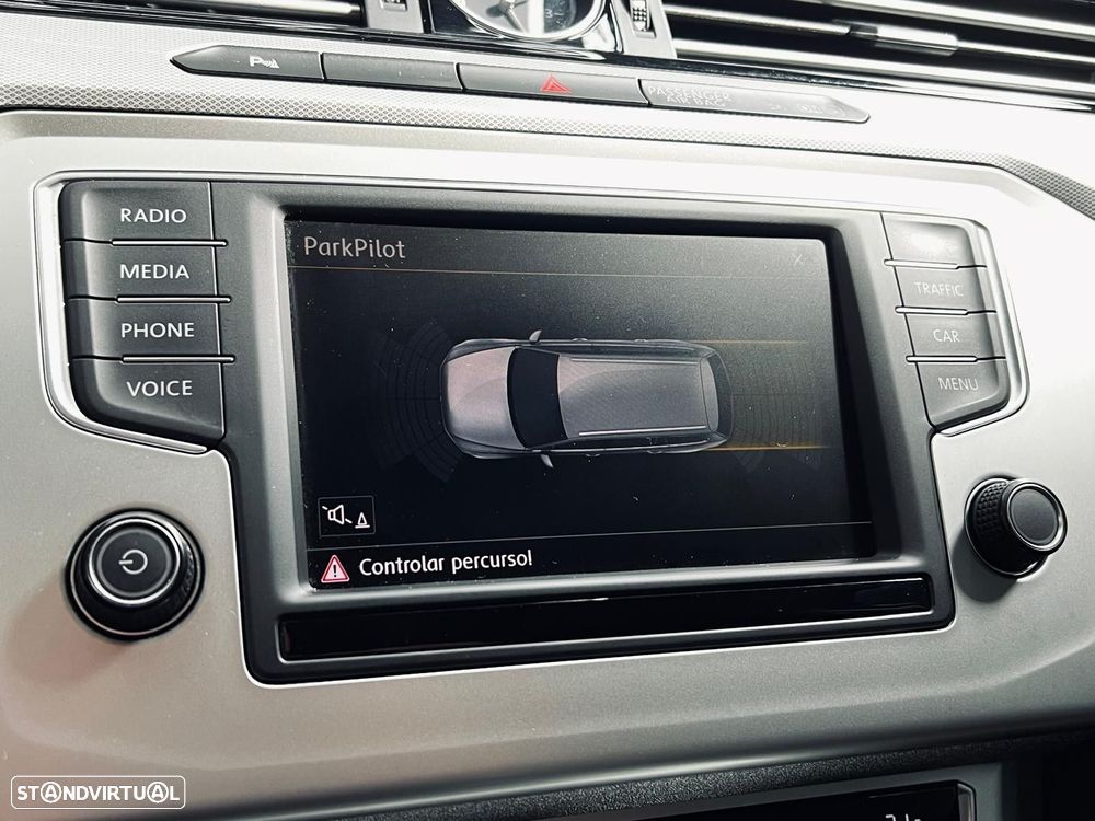 VW Passat 1.6 TDI DSG - 25