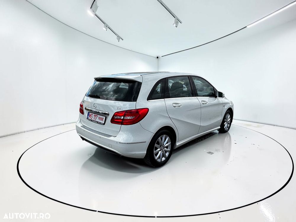 Mercedes-Benz B 180 BlueEfficiency Edition 1 - 4