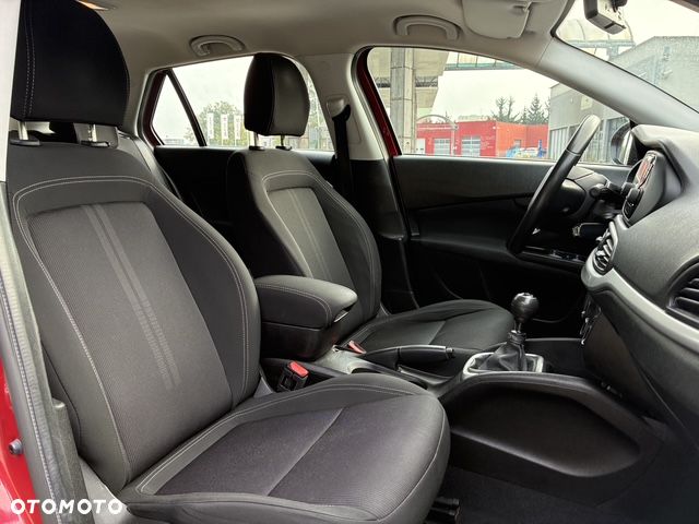 Fiat Tipo - 12
