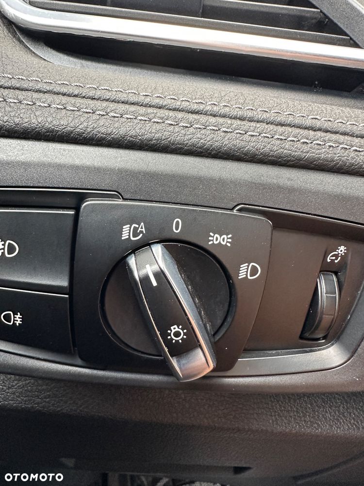 BMW Seria 2 218d - 16