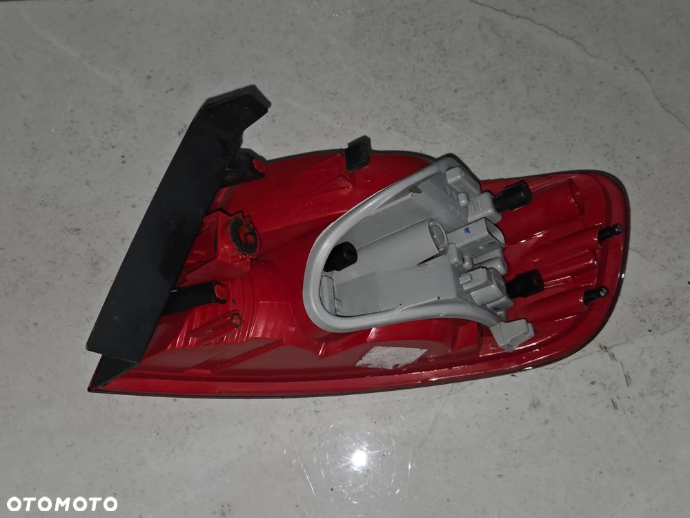 AUDI A4 B8 KOMBI LAMPA TYŁ TYLNA LEWA KOMPLETNA W BŁOTNIK ORYGINAŁ - 2