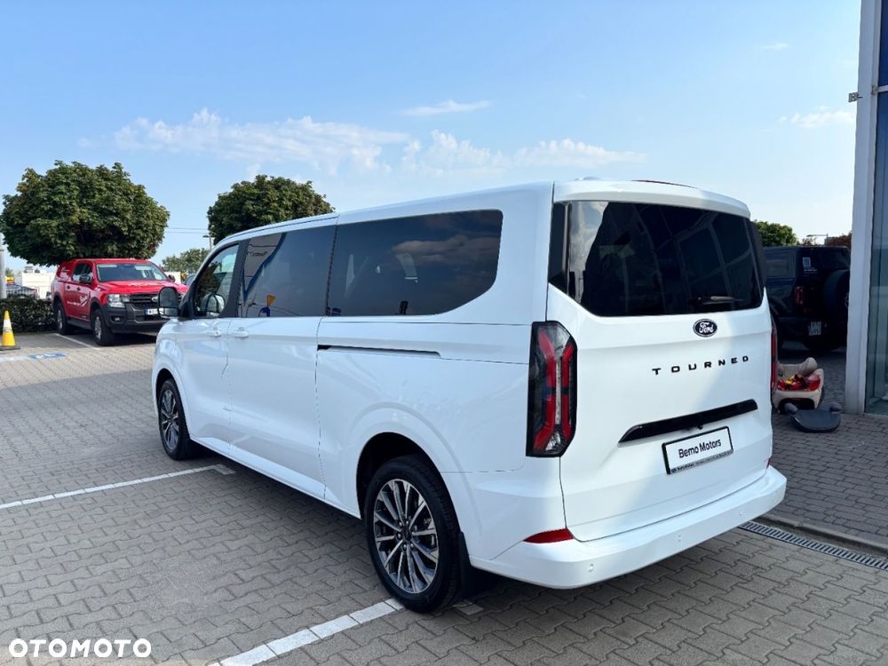 Ford Tourneo Custom - 8
