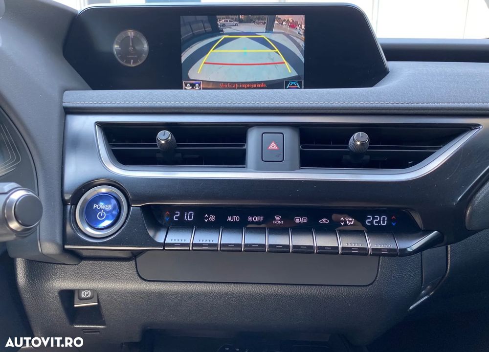 Lexus UX 300e Business - 19