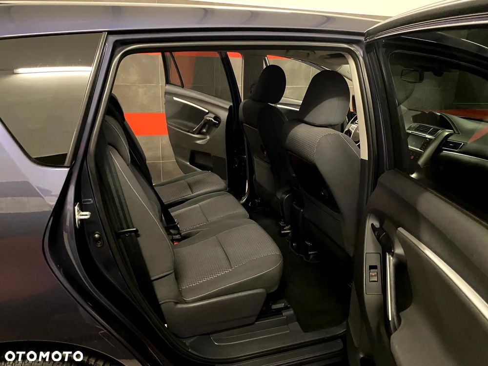 Toyota Verso 1.8 Premium - 22