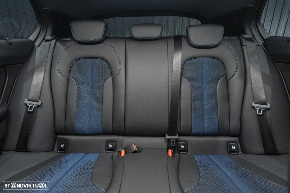 BMW 118 i Pack Desportivo M Auto - 24