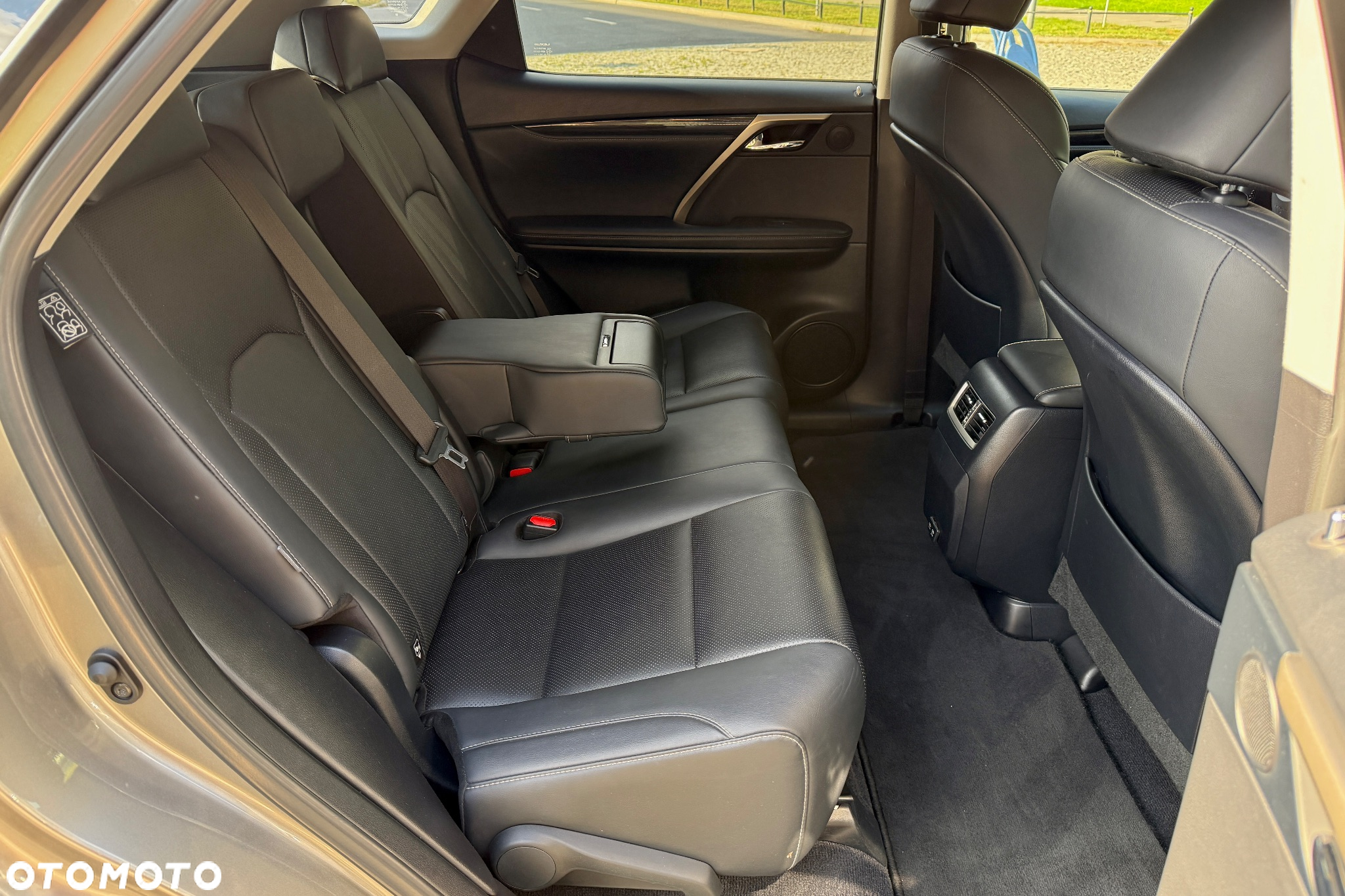 Lexus RX 450h Business Edition - 14