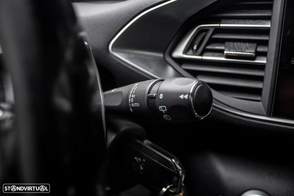 Peugeot 308 SW BlueHDi 130 EAT6 Stop & Start Active - 17