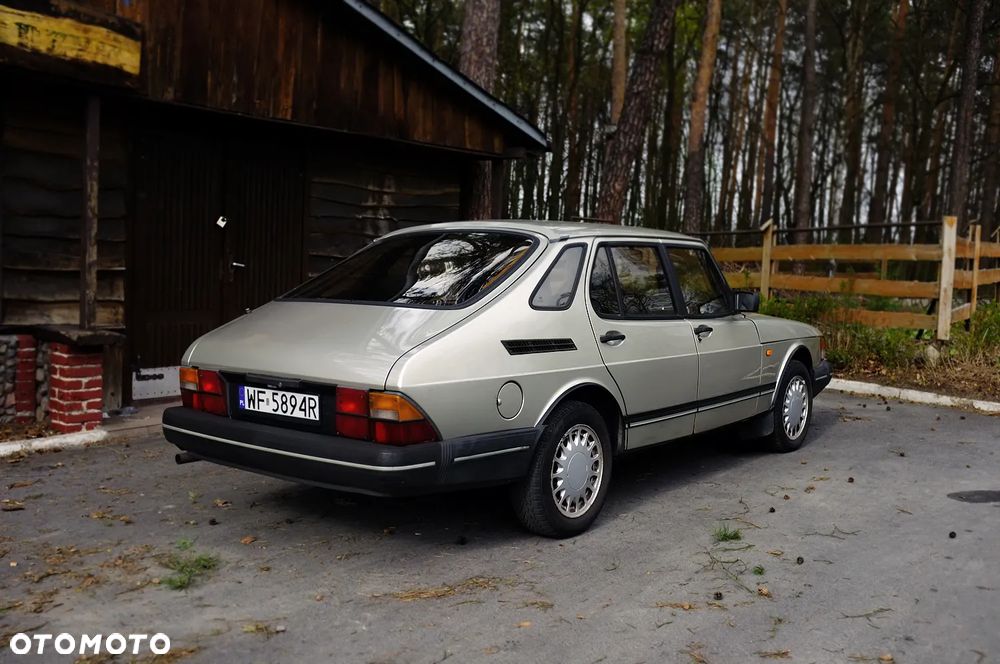 Saab 900 - 5