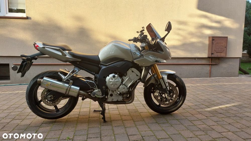 Yamaha FZ - 11