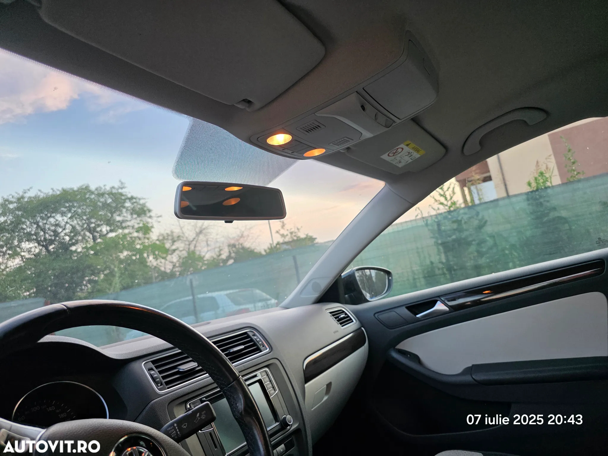 Volkswagen Jetta 2.0 TDI Comfortline - 13