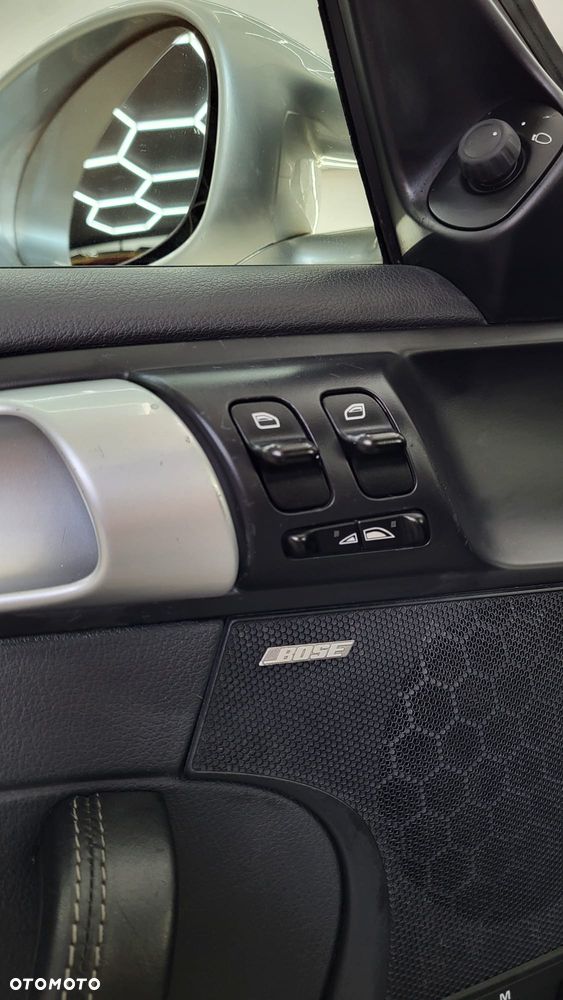 Porsche 911 Carrera 4 - 4