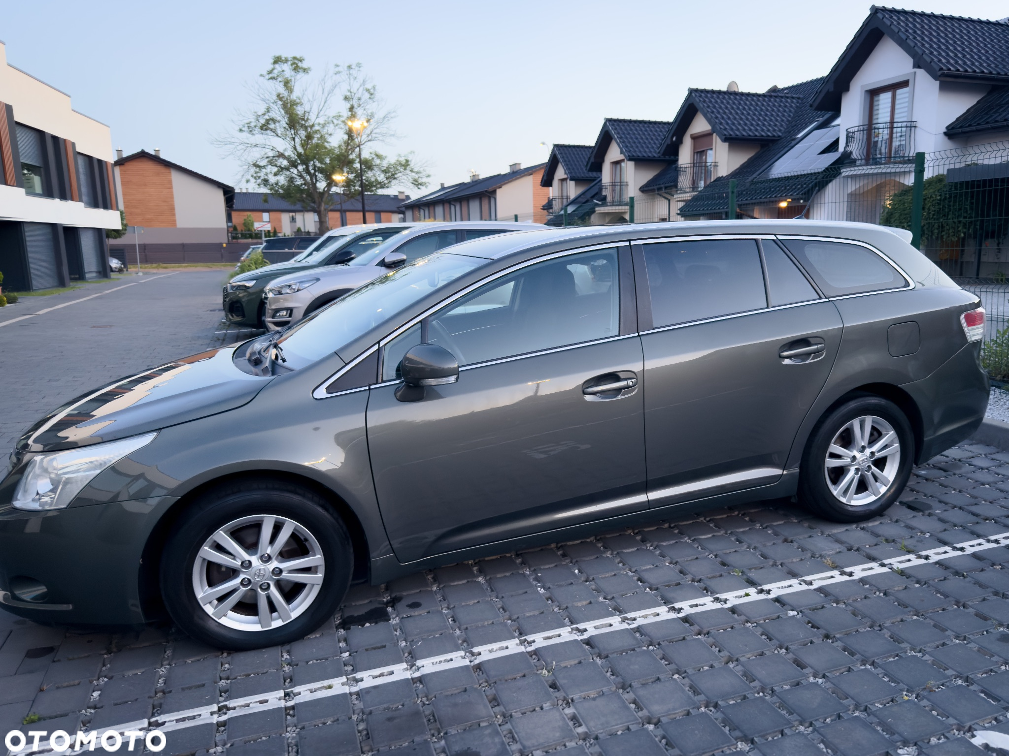 Toyota Avensis Combi 1.8 Comfort - 4