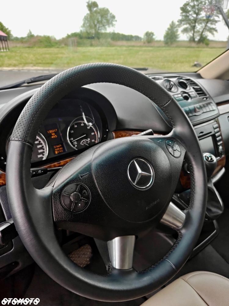 Mercedes-Benz Viano - 24