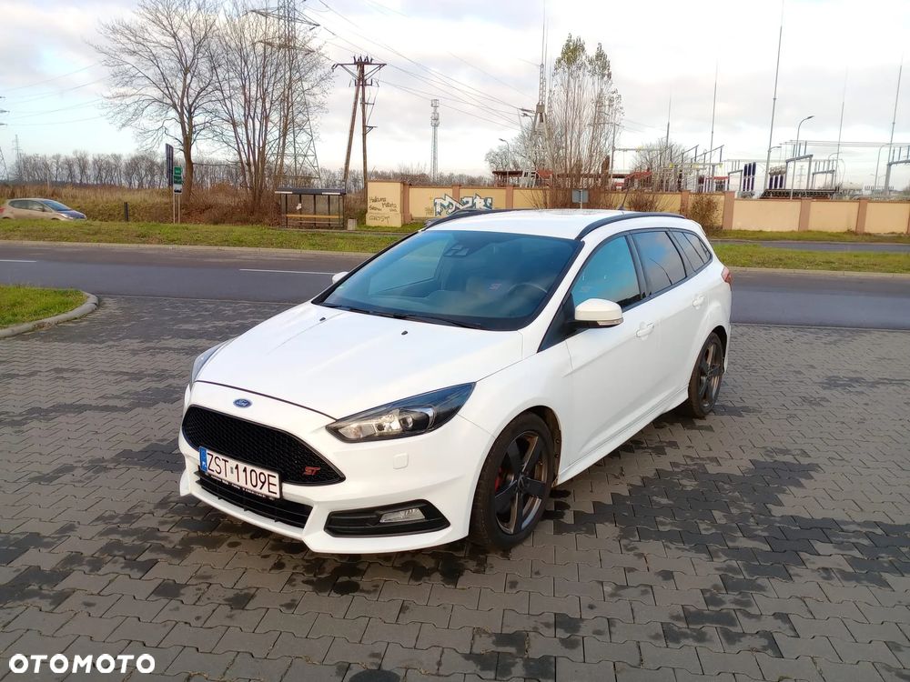 Ford Focus ST - 16