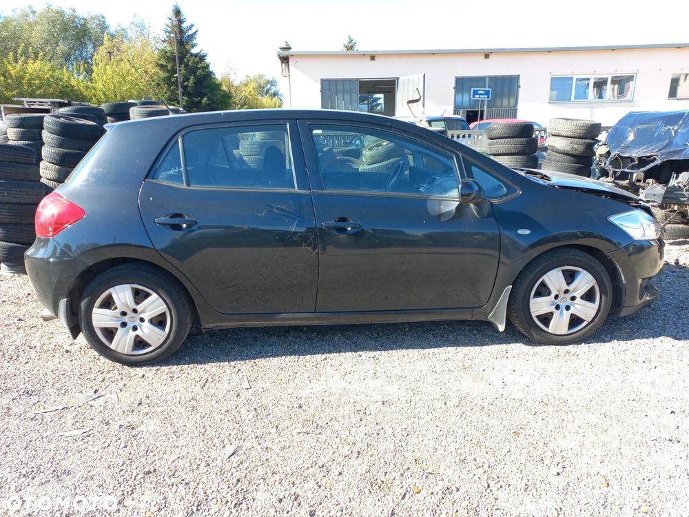 Toyota Auris I 2.0 D4D 06r 5D  KOD 209  wszystkie części - 1