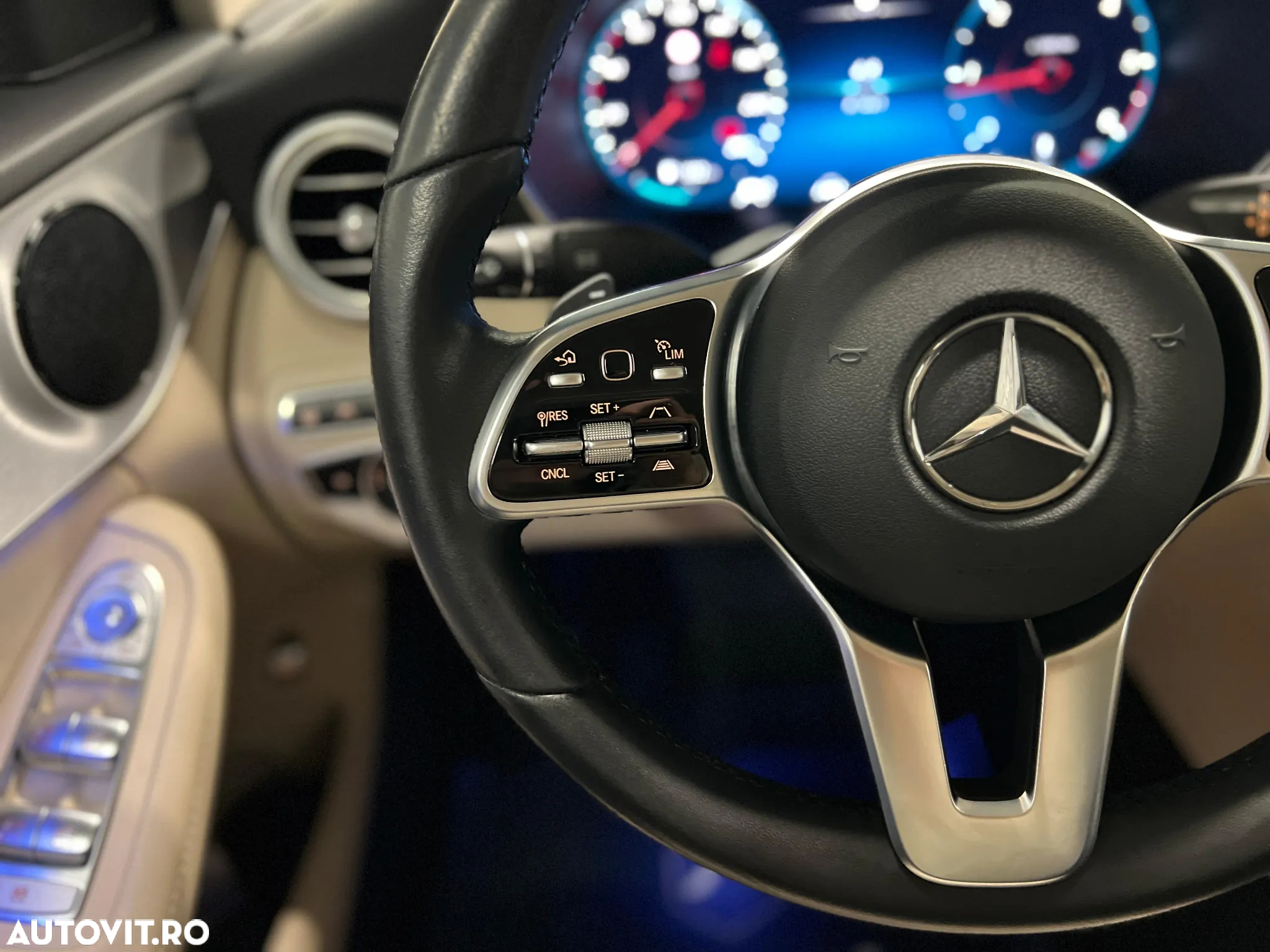 Mercedes-Benz C - 21