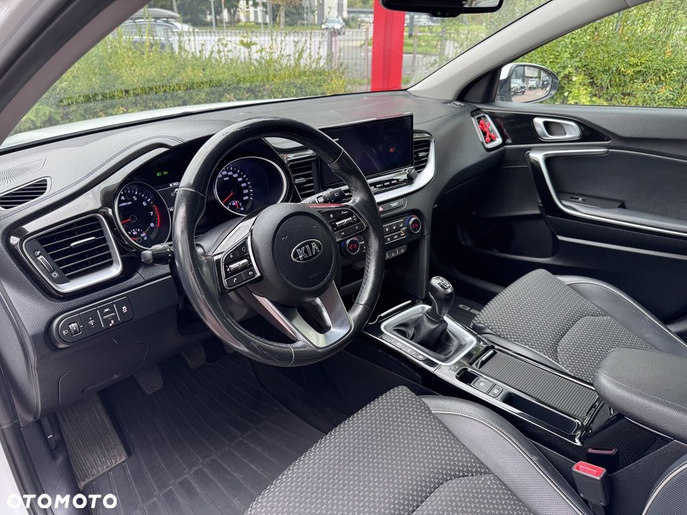 Kia XCeed 1.5 T-GDI Business Line - 12